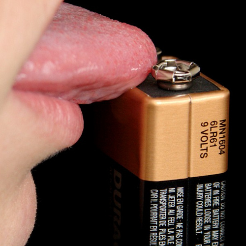 Sticking your tongue on a 9V Battery - Not recommended!!!